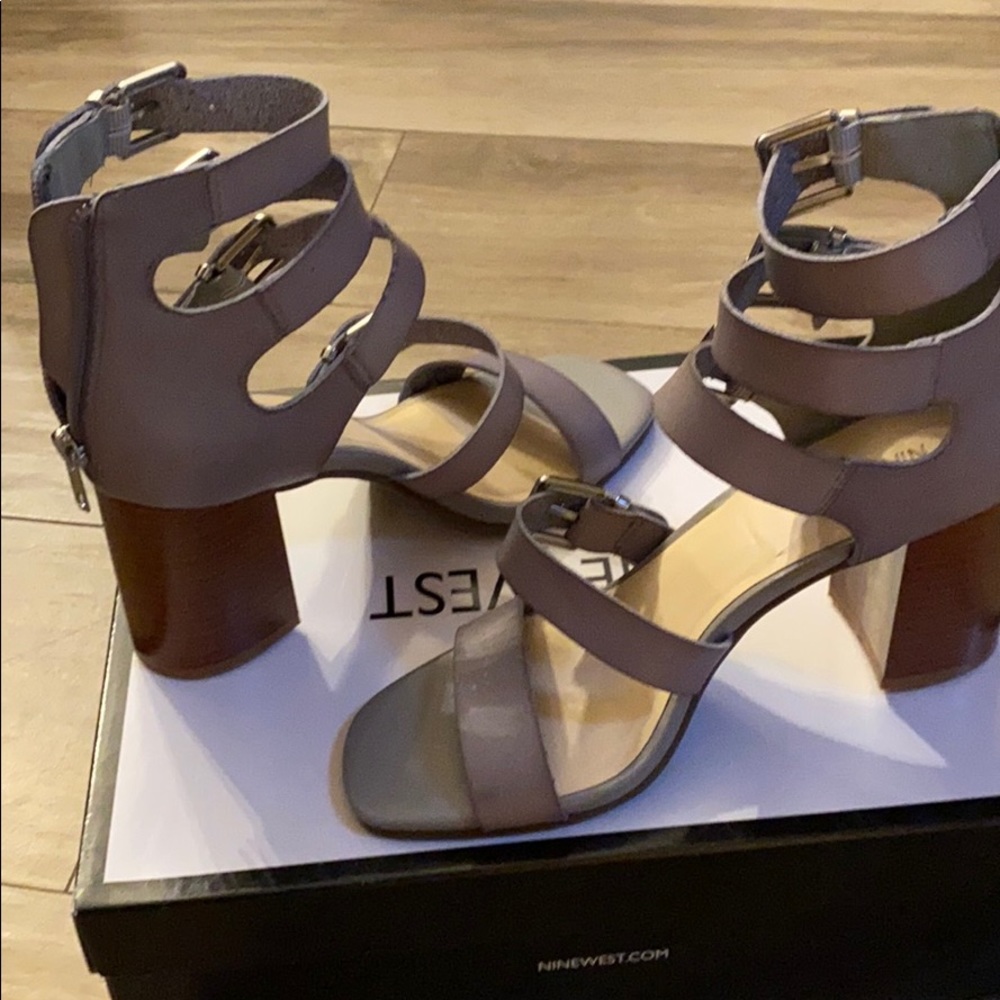 Shoes - Picture 5 of 11